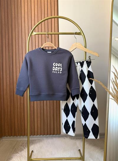 Unisex Çocuk Pamuklu Siyah Yazı Baskılı Sweatshirt ve Desenli Bermuda Takım