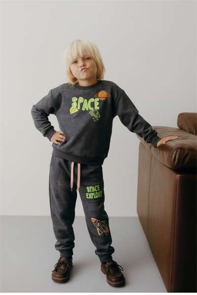 Erkek Çocuk Pamuklu Füme Space Temalı Eşofman Takım - Gezegen ve Roket Baskılı