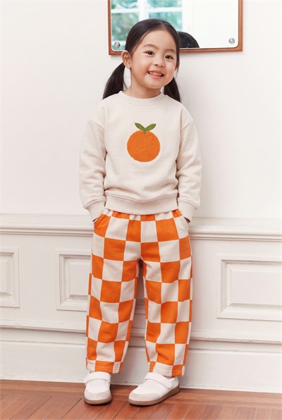 Çocuk Portakal Nakışlı Ekru Sweatshirt ve Turuncu Dama Eşofman Takımı
