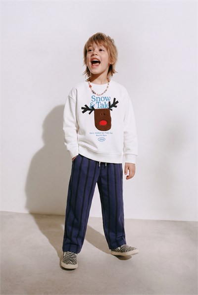 Erkek Çocuk Pamuklu Geyik Aplikeli Sweatshirt ve Çizgili Eşofman Takımı