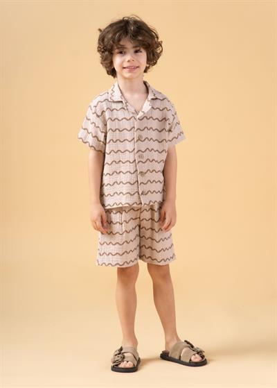 Erkek Çocuk Pamuklu Bej Dalga Desenli Gömlek ve Şort Takım - Yazlık Rahat Kesim