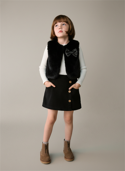 Kız Çocuk Pamuklu Siyah Fiyonklu 3lü Yelekli Etekli Takım – Zarif Günlük Kombin