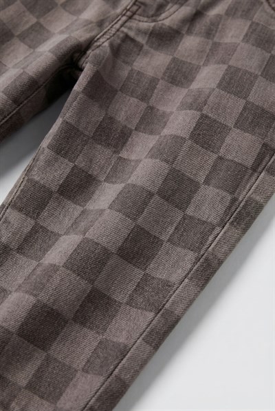 Erkek Çocuk Oversize Pamuklu Kahverengi Kare Desenli Pantolon