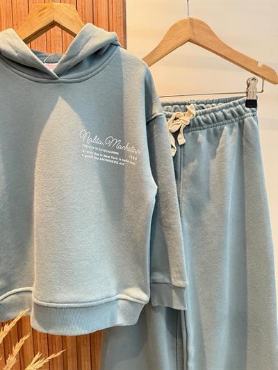 Kız Çocuk Pamuklu Füme Kapüşonlu Sweatshirt ve Geniş Paça Eşofman Takım – Minimal Yazı Baskılı Rahat Stil