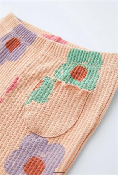 Kız Çocuk Pamuklu Bej Çiçek Desenli Sweatshirt ve Eşofman Takımı - The Future Begins Today Sloganlı