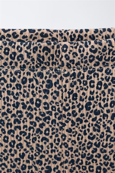 Kız Çocuk Pamuklu Ekru Kalp Aplikeli Sweatshirt ve Leopar Desenli Flare Tayt Takım