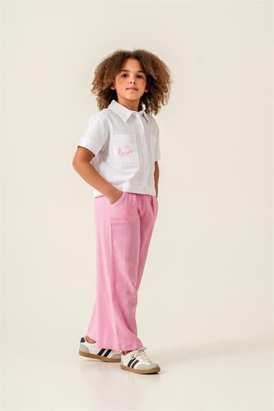 Kız Çocuk Keten Beyaz Nakış Detaylı Gömlek ve Pembe Pantolon Takımı - Şık ve Rahat