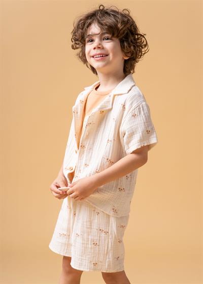 Erkek Çocuk Pamuklu Ekru Çiçek Desenli Gömlek, Şort ve T-shirt 3lü Takım - Yazlık Rahat Kombin