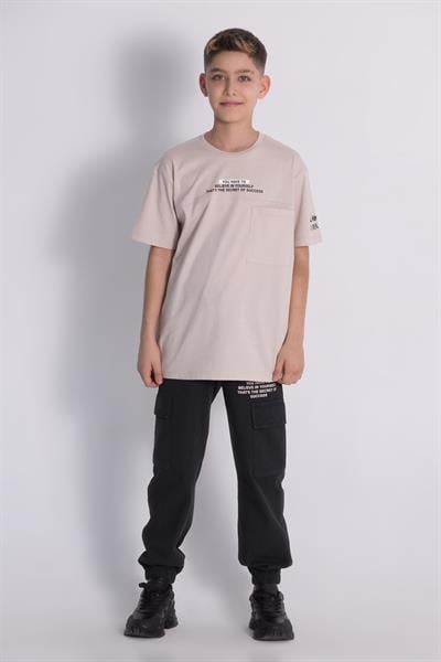 Erkek Çocuk Oversize Baskılı Tişört & Kargo Pantolon Takımı - Rahat & Şık Kombin