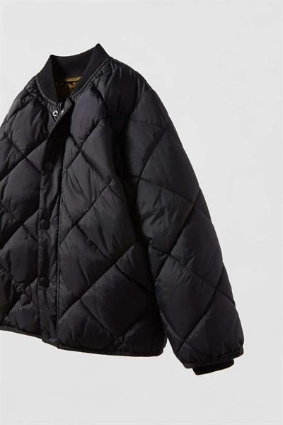 Kız Çocuk Pamuklu Siyah Kapitone Mont - Ribanalı Yaka ve Manşet Detaylı