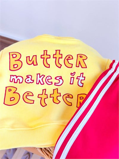 Çocuk Pamuklu Sarı Baskılı Sweatshirt ve Kırmızı Şeritli Pantolon Takımı