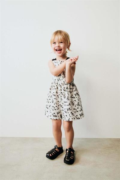 Kız Çocuk Çiçek Desenli Kısa Askılı Tulum