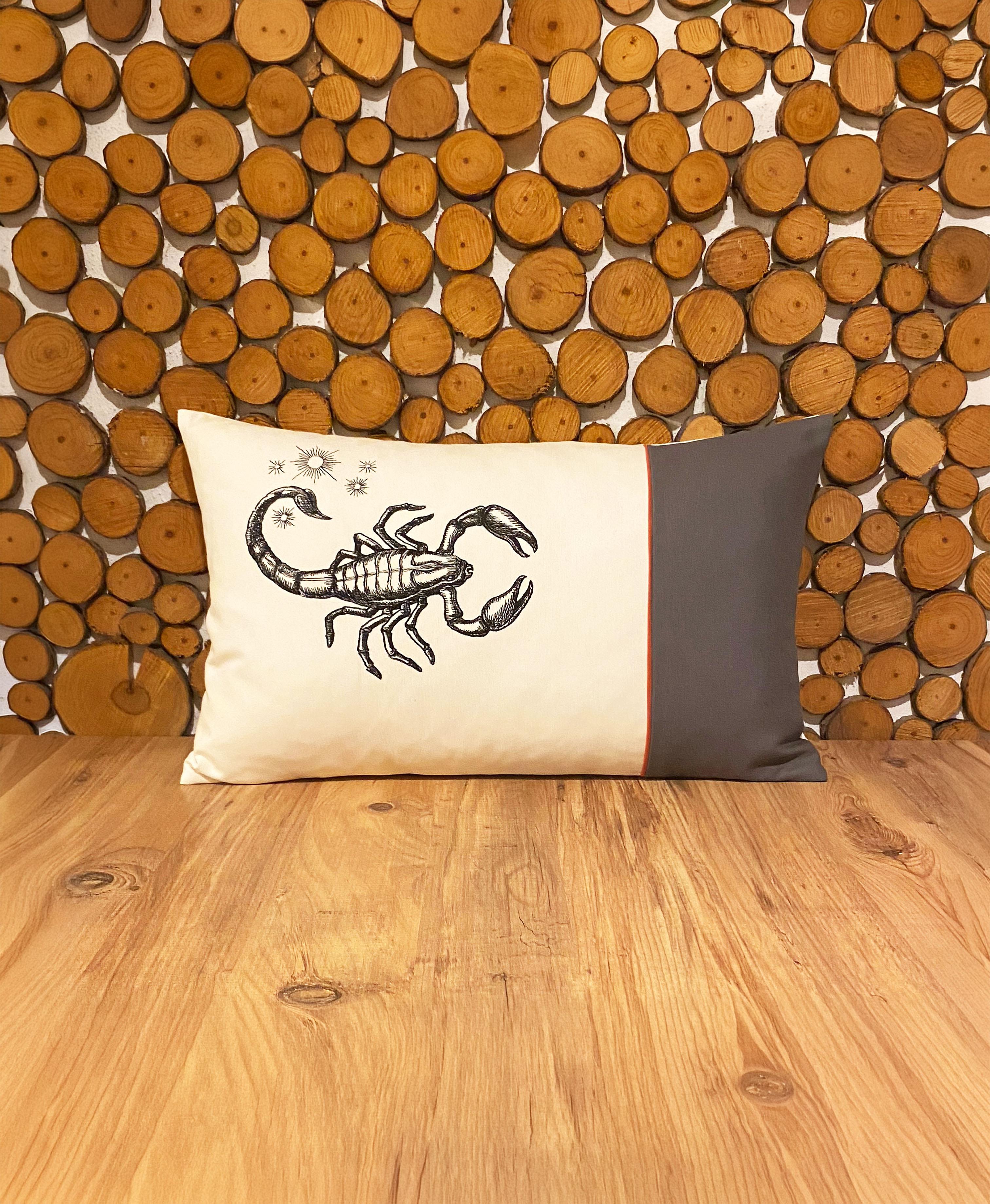 Scorpio Dekoratif Yastık