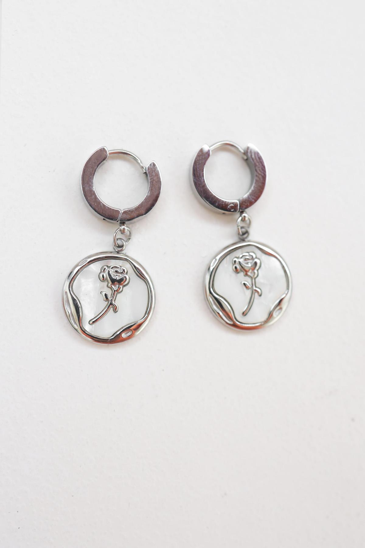 Çiçek Desenli Silver Küpe