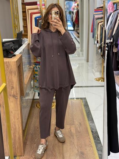 KESİK DETAYLI PANTOLONLU TAKIM