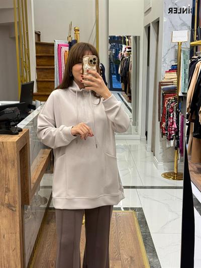 YÜKSEK YAKALI CEPLİ S-SHIRT