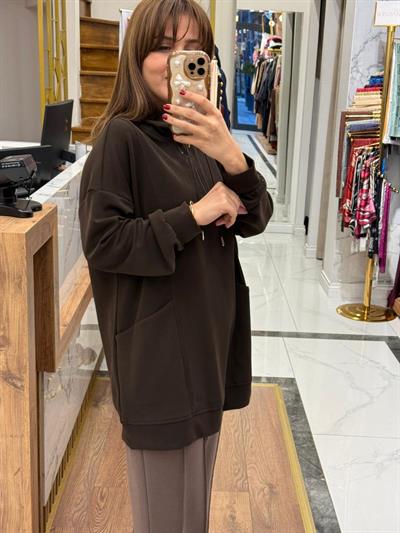 YÜKSEK YAKALI CEPLİ S-SHIRT