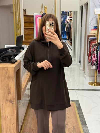YÜKSEK YAKALI CEPLİ S-SHIRT