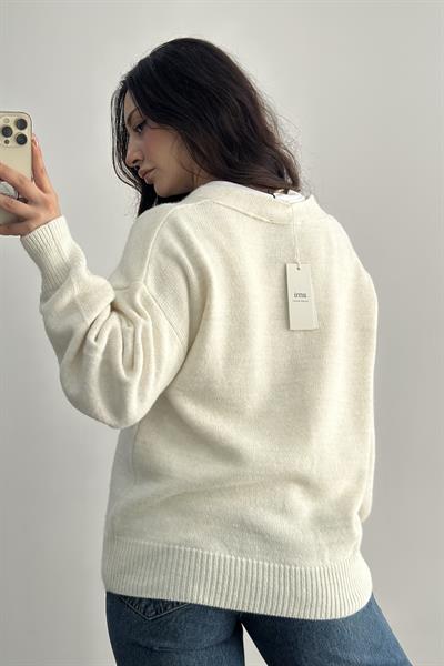 A Kalp Figür İşlemeli Premium Hırka Beyaz