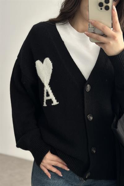 A Kalp Figür İşlemeli Premium Hırka Siyah