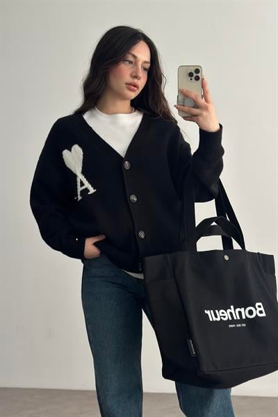 A Kalp Figür İşlemeli Premium Hırka Siyah