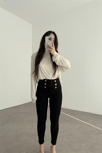 Aksesuar Düğmeli Nervürlü Siyah Tayt