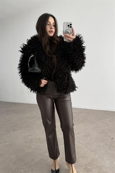 Angus Siyah Yakalı Kürk