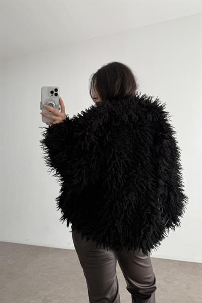 Angus Siyah Yakalı Kürk