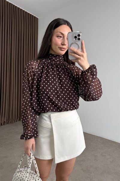 Astarlı Bağlama Yakalı Puantiyeli Kahve Şifon Bluz