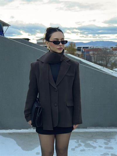 Atkı Detaylı Kalın Blazer Ceket