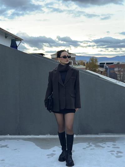 Atkı Detaylı Kalın Blazer Ceket