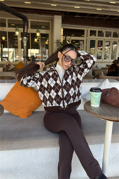 Baklava Desenli Kahve Fermuarlı Hırka