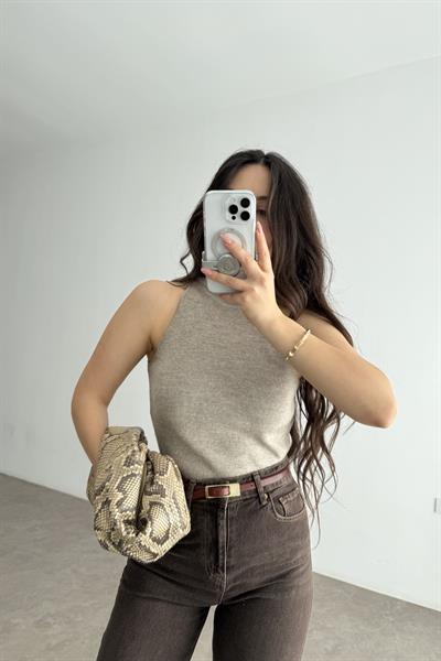 Balıkçı Yaka Sıfır Kollu Triko Bej Bluz