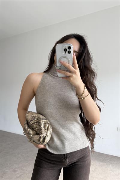 Balıkçı Yaka Sıfır Kollu Triko Bej Bluz