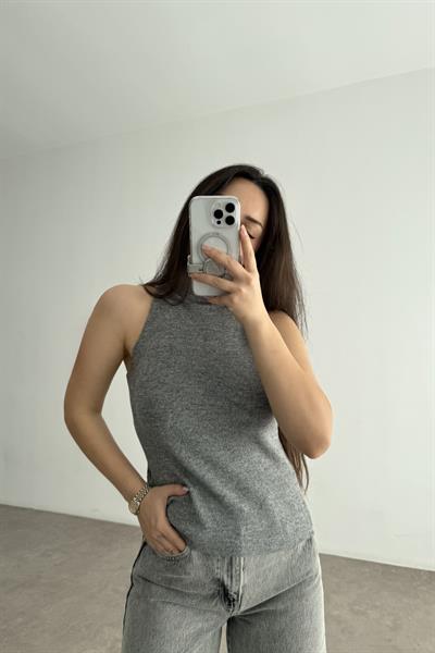 Balıkçı Yaka Sıfır Kollu Triko Gri Bluz