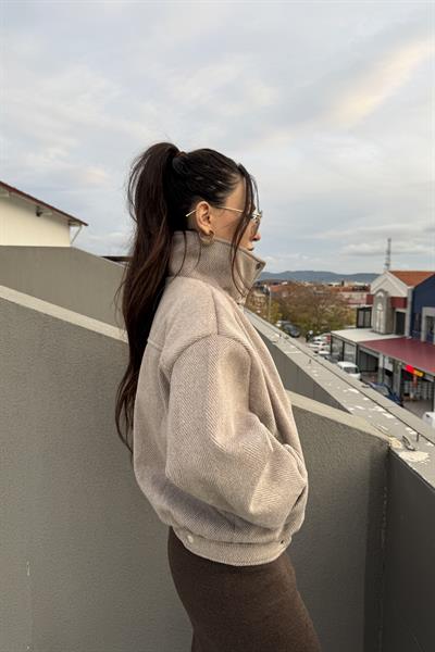 Bej Çizgili Dik Yakalı Kaşe Mont