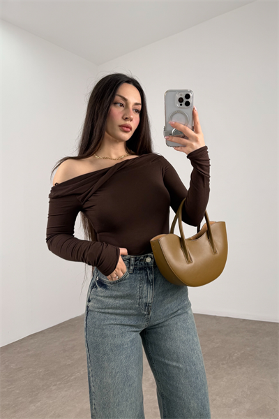 Burgulu Düşük Omuz Kahve Body