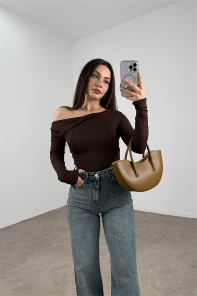 Burgulu Düşük Omuz Kahve Body