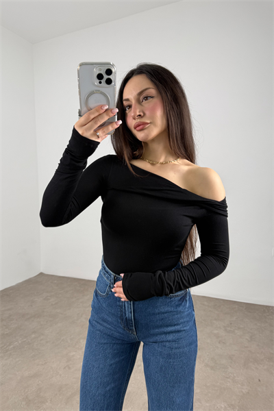 Burgulu Düşük Omuz Siyah Body