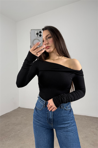 Burgulu Düşük Omuz Siyah Body