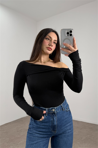 Burgulu Düşük Omuz Siyah Body