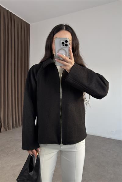 Bymn Kısa Siyah Yün Kaban