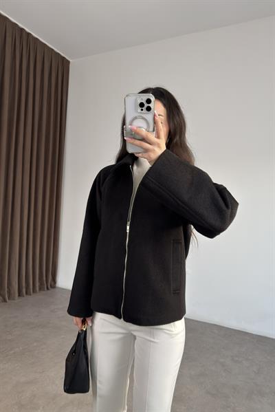 Bymn Kısa Siyah Yün Kaban