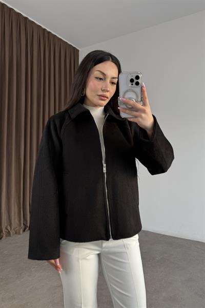 Bymn Kısa Siyah Yün Kaban