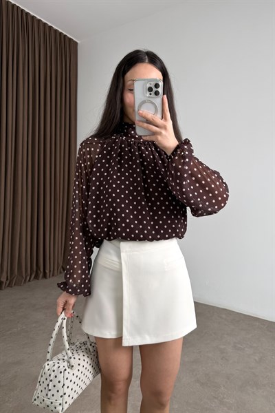 Cep Detaylı Önü Asimetrik Ekru Şort Etek