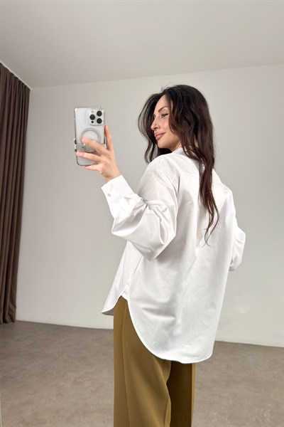 Cepli Balon Kol Beyaz Gömlek