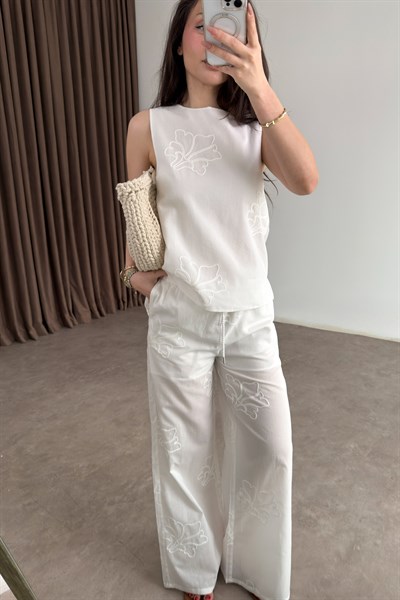 Çiçek Desenli Sıfır Kol Üst Pantolon Beyaz Takım 