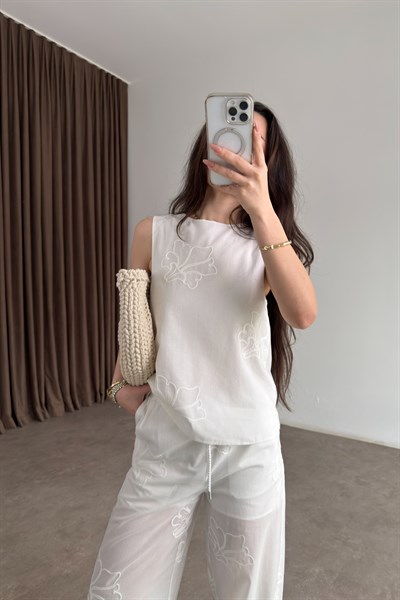 Çiçek Desenli Sıfır Kol Üst Pantolon Beyaz Takım 