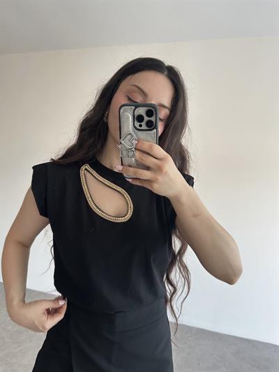 Damla Dekolteli Taşlı Siyah Tişört