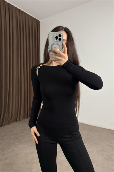 Damla Toka Detaylı Siyah Bluz